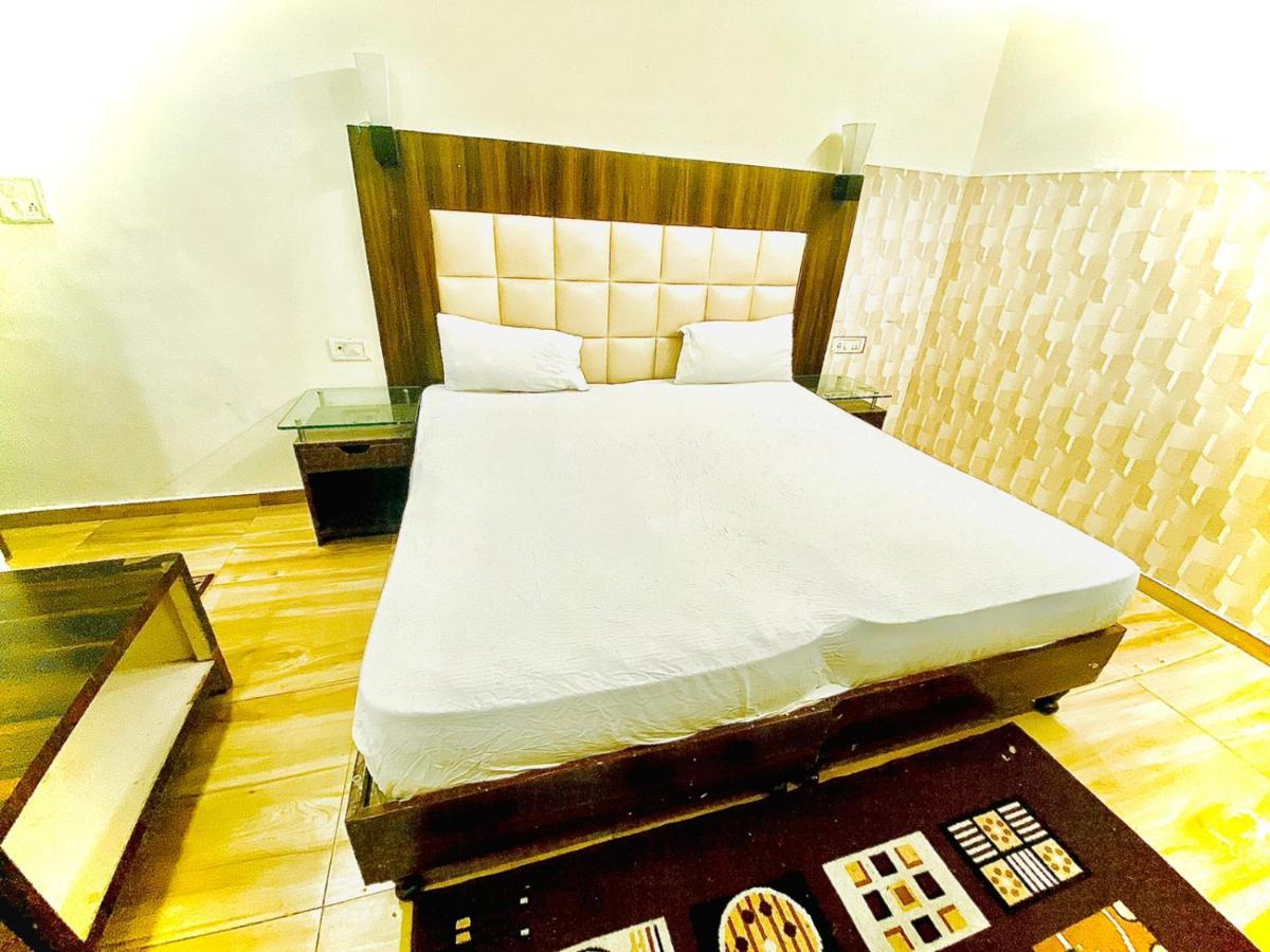 Hotel Premium White House *