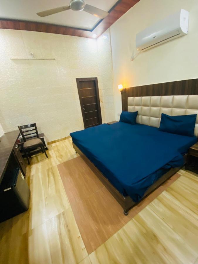 Hotel Premium White House *
