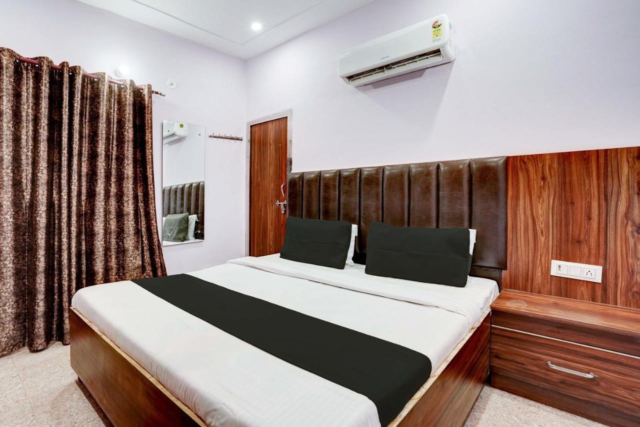 Hotel Oyo Bhawna 3*