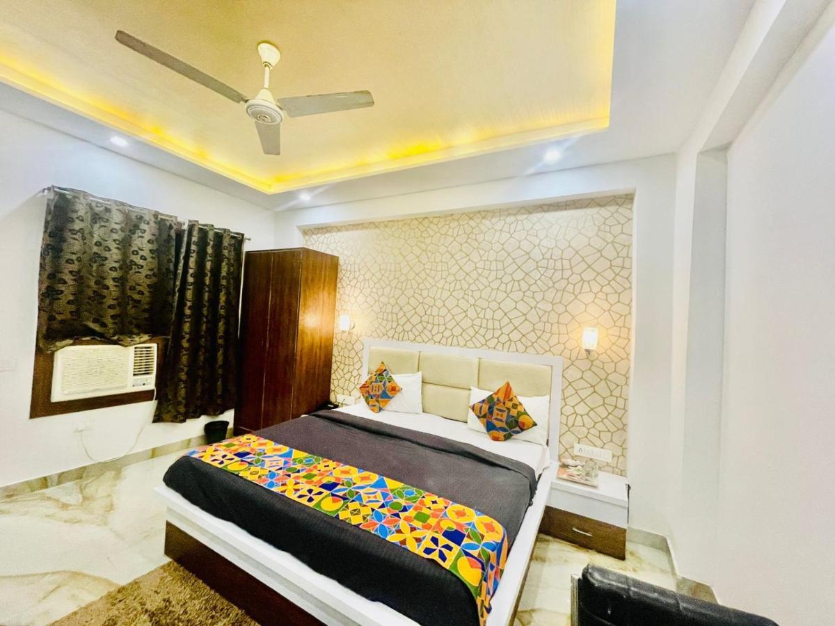 Taj Star By Urban Hotel
