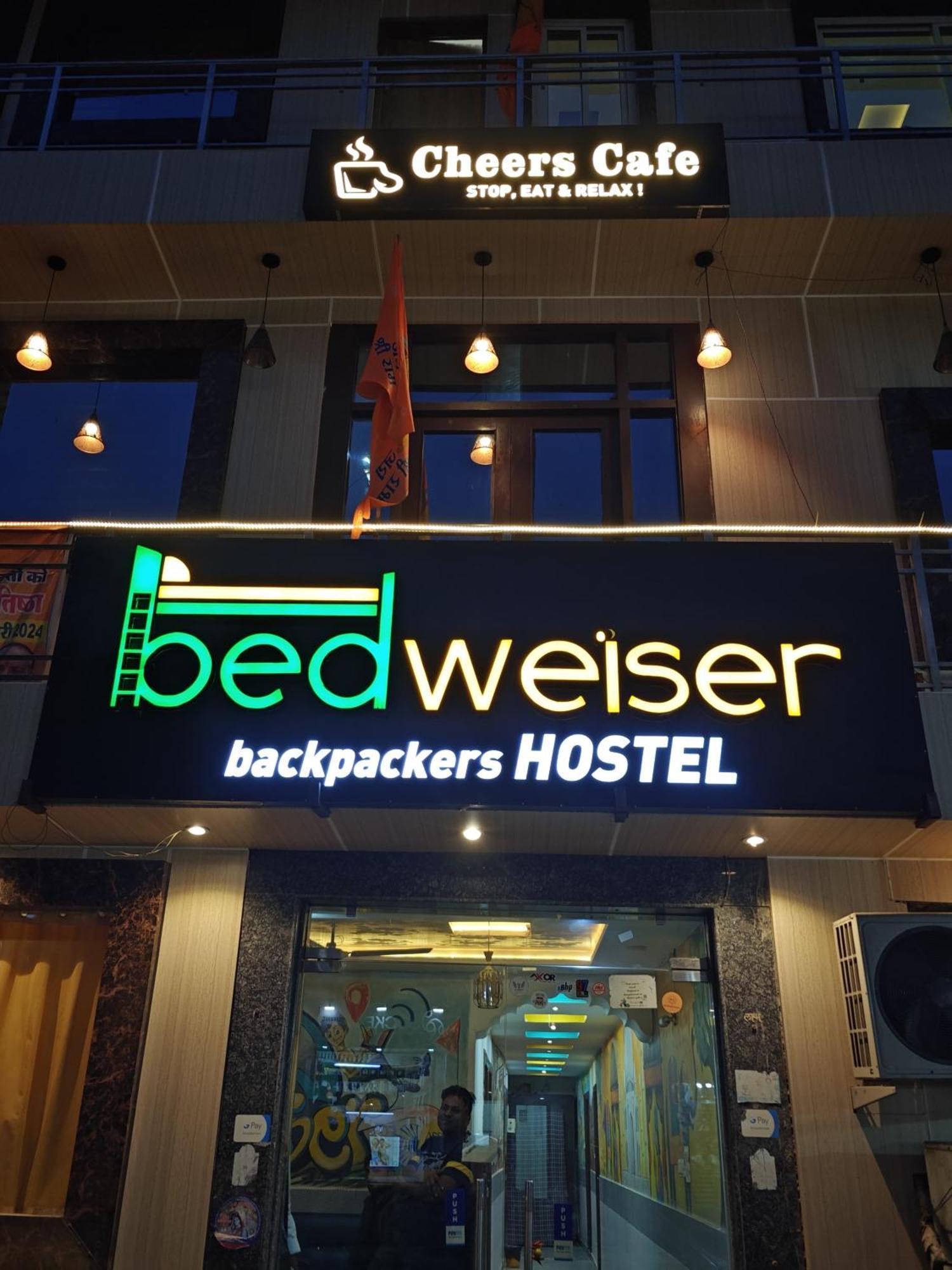 Hostel Bedweiser Backpackers *