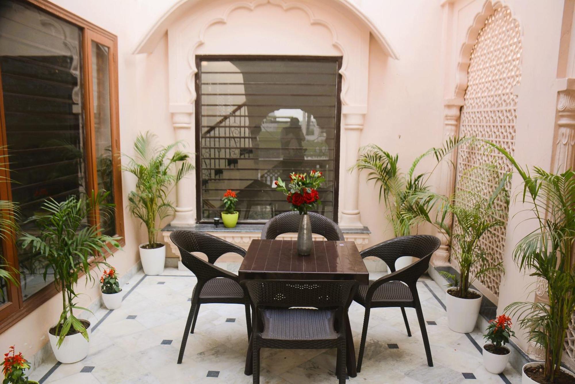 Gupta - A Boutique Agra (Uttar Pradesh)