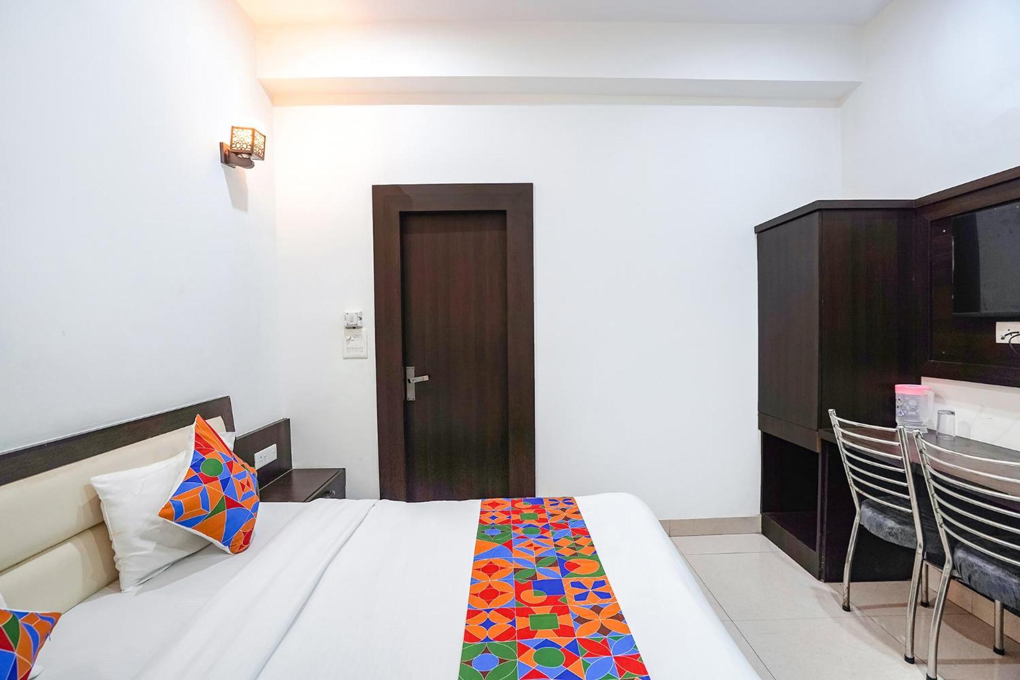 Fabhotel Kp Palace
