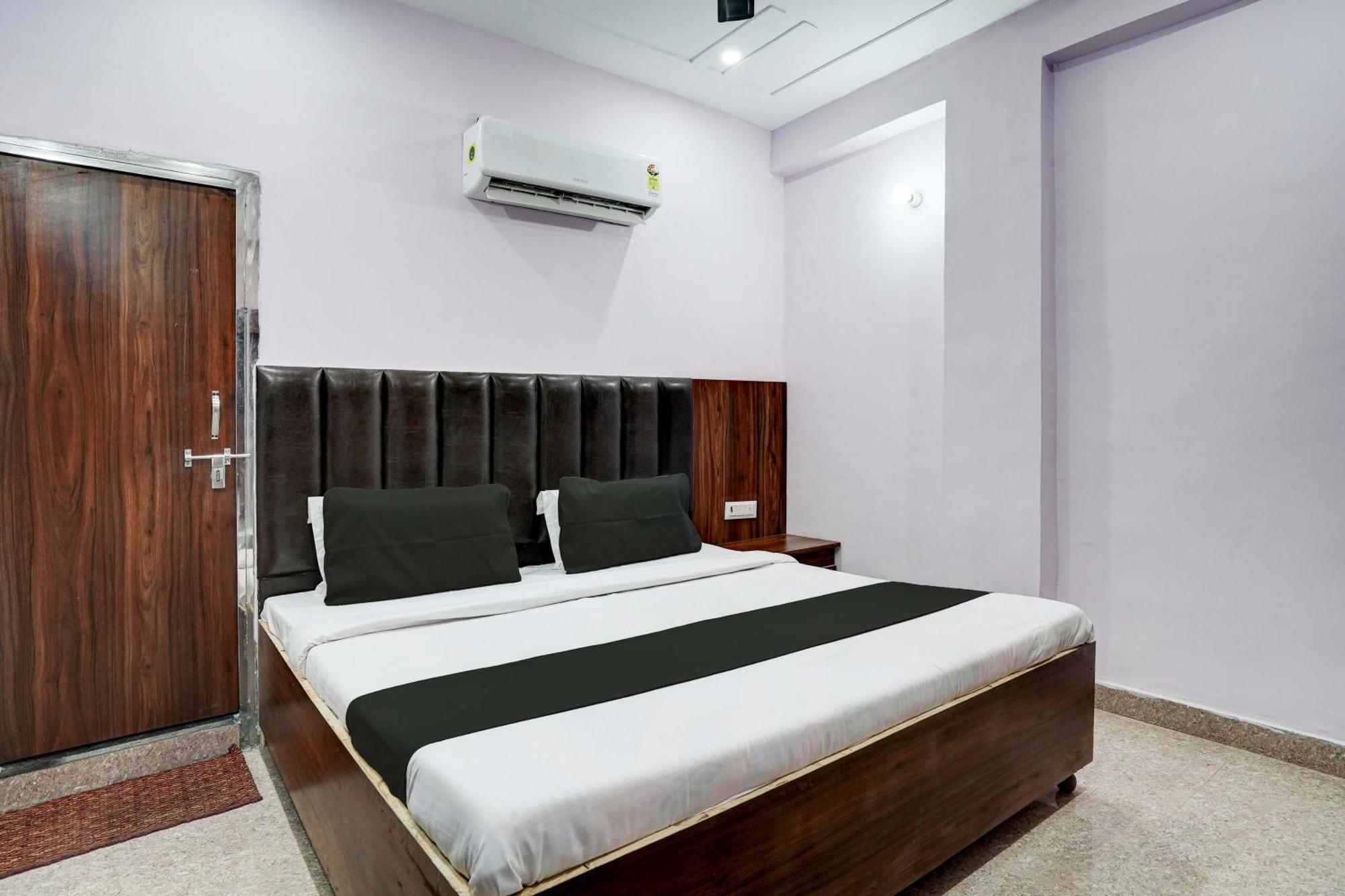 Oyo Bhawna Hotel 3*