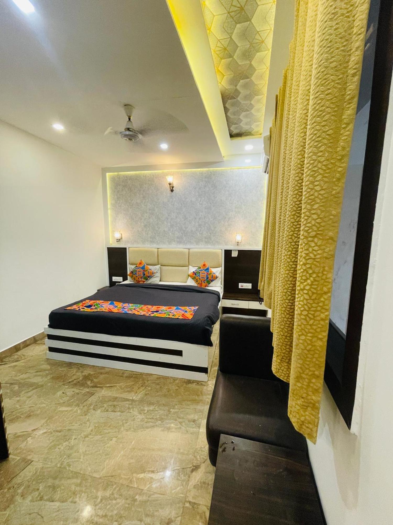 Hotel Taj Star By Urban 3*
