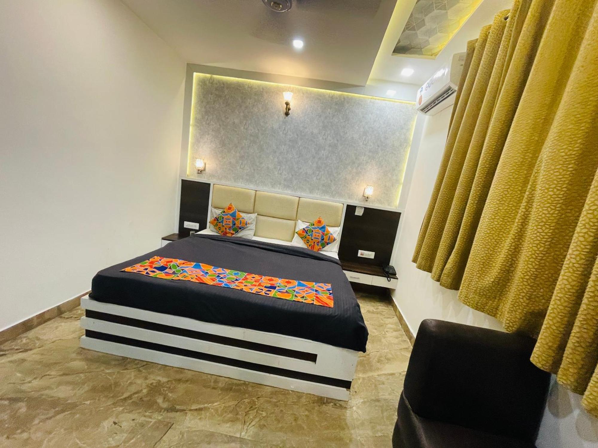 Taj Star By Urban Hotel