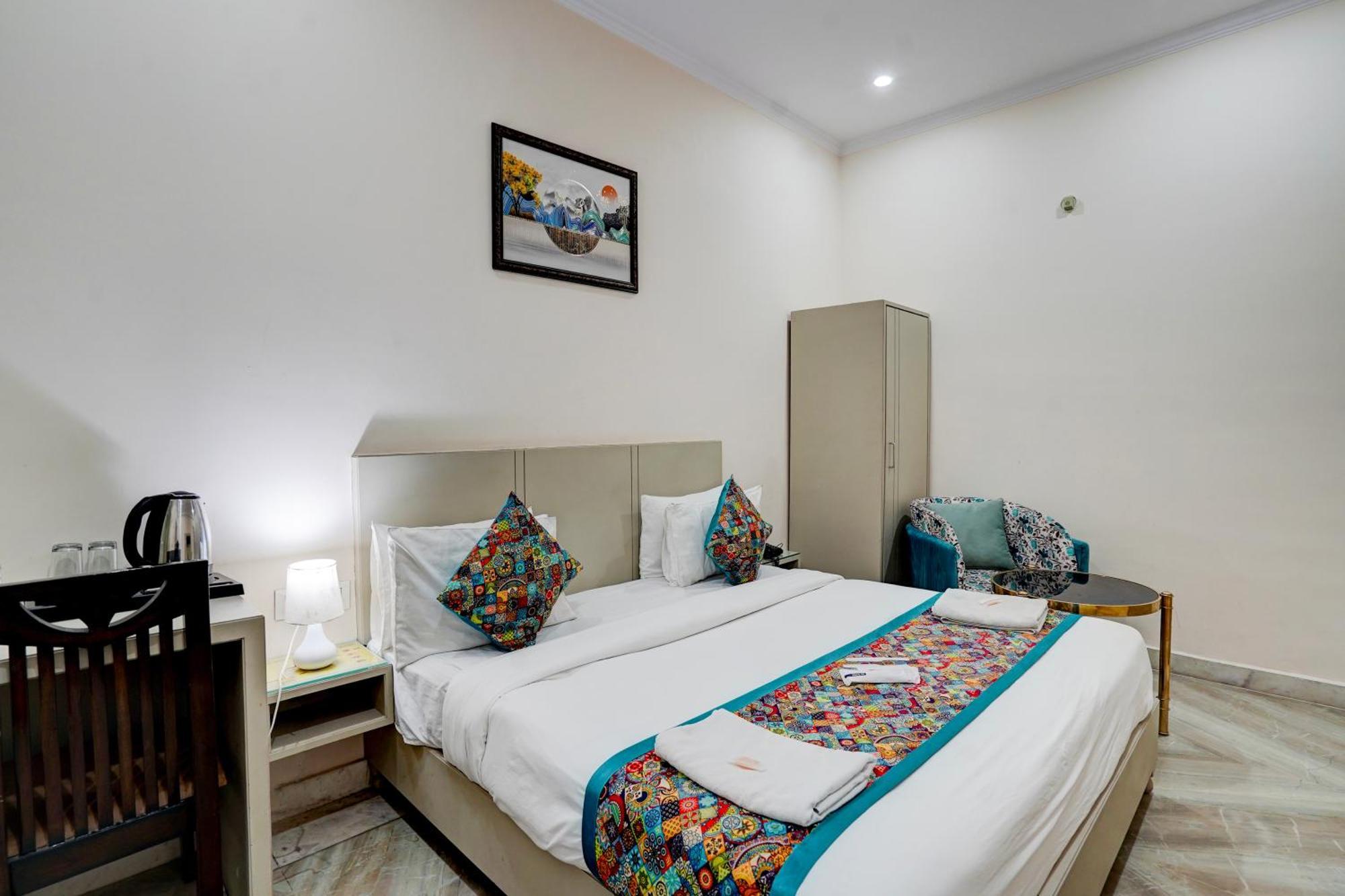Taj Holiday Hotel