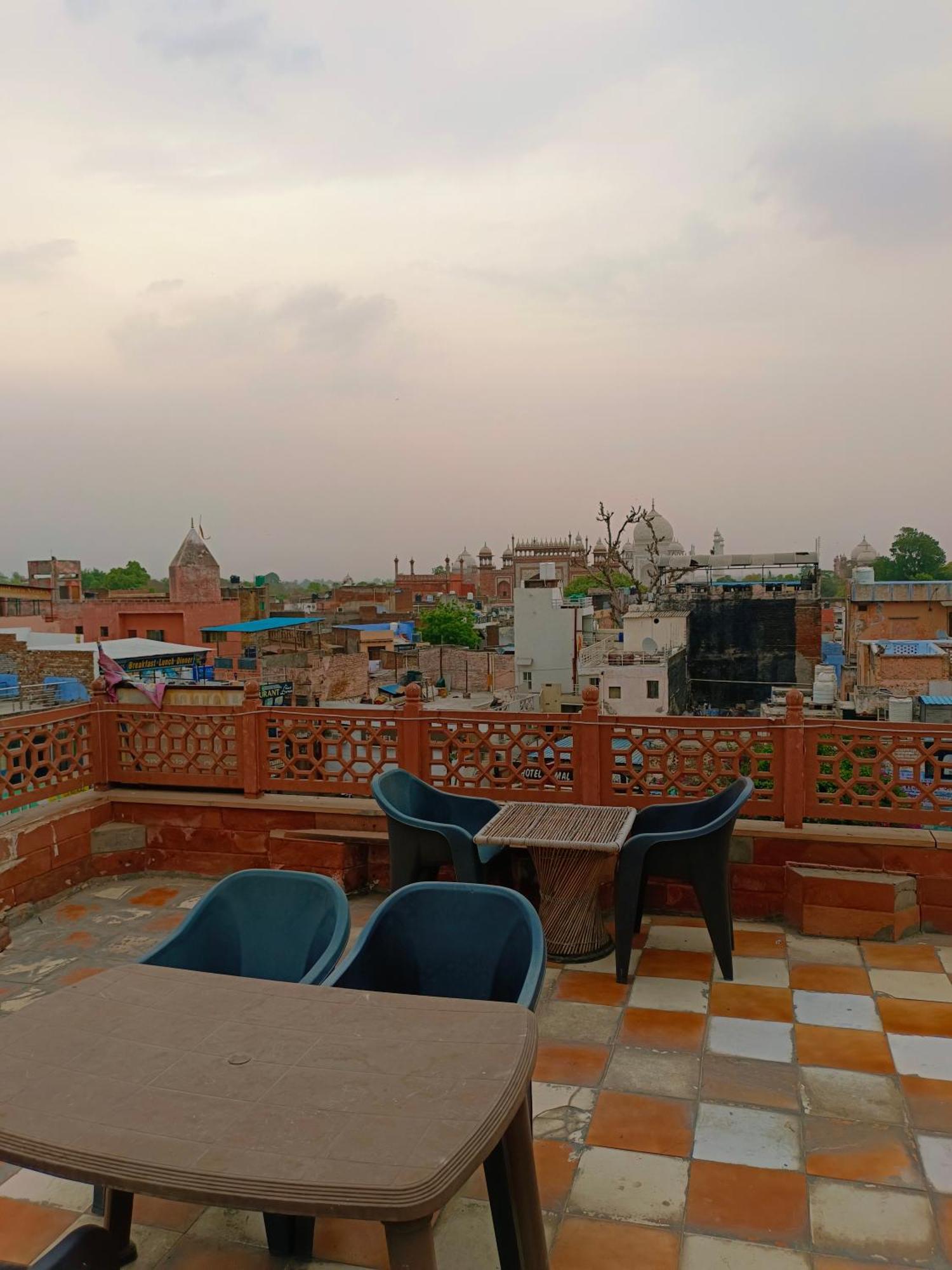 India Walking Distance From Taj Mahal-- Rooftop Taj Mahal View Guest house *