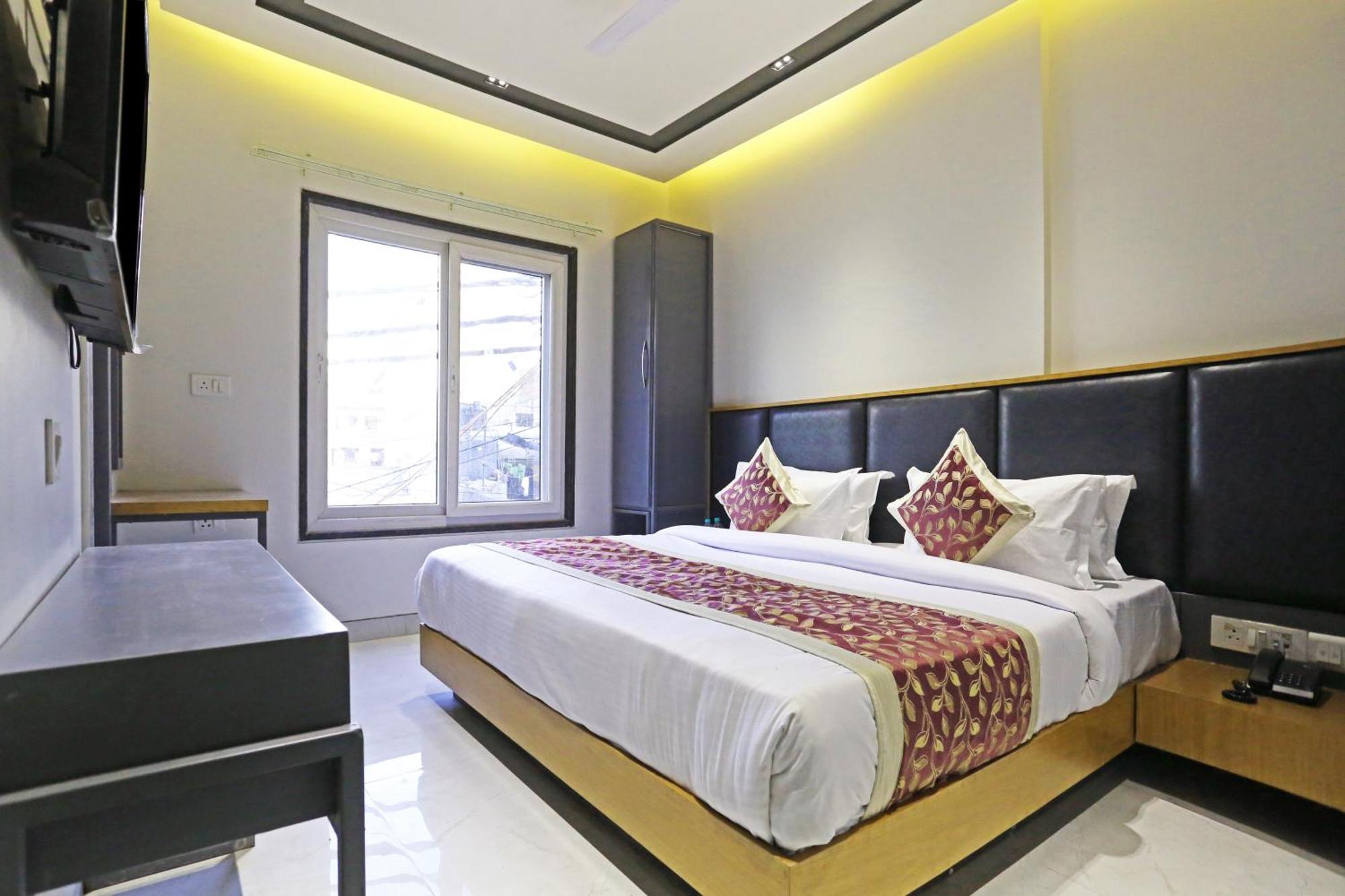 Crown Agra Near Taj Mahal Hotel Agra (Uttar Pradesh)