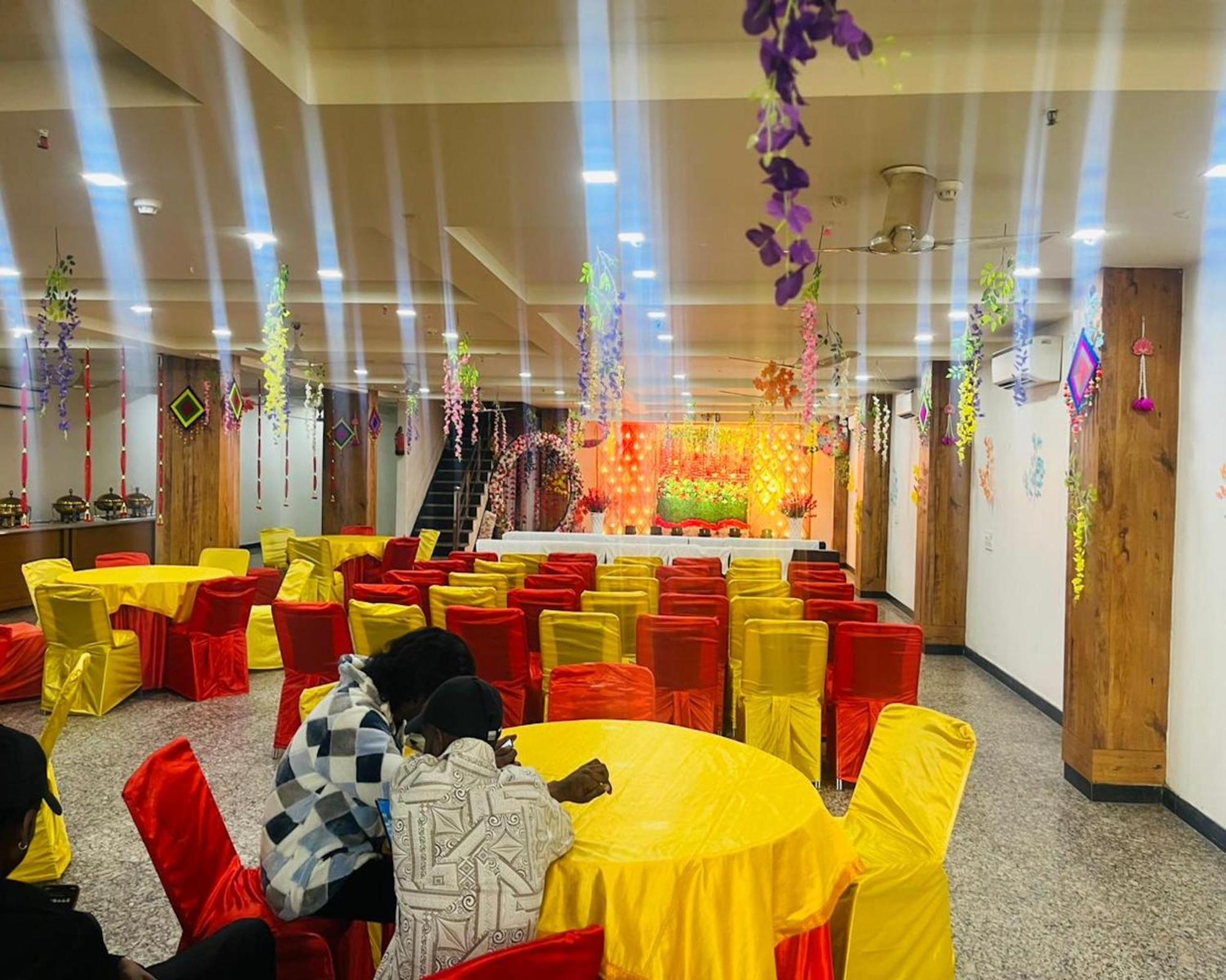 Hotel Crown Agra Near Taj Mahal Agra (Uttar Pradesh)