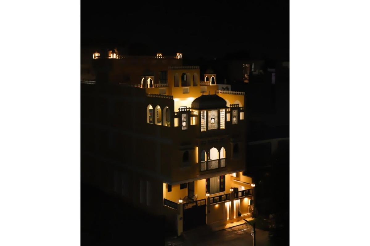 Shiv Kothi - * Agra (Uttar Pradesh)