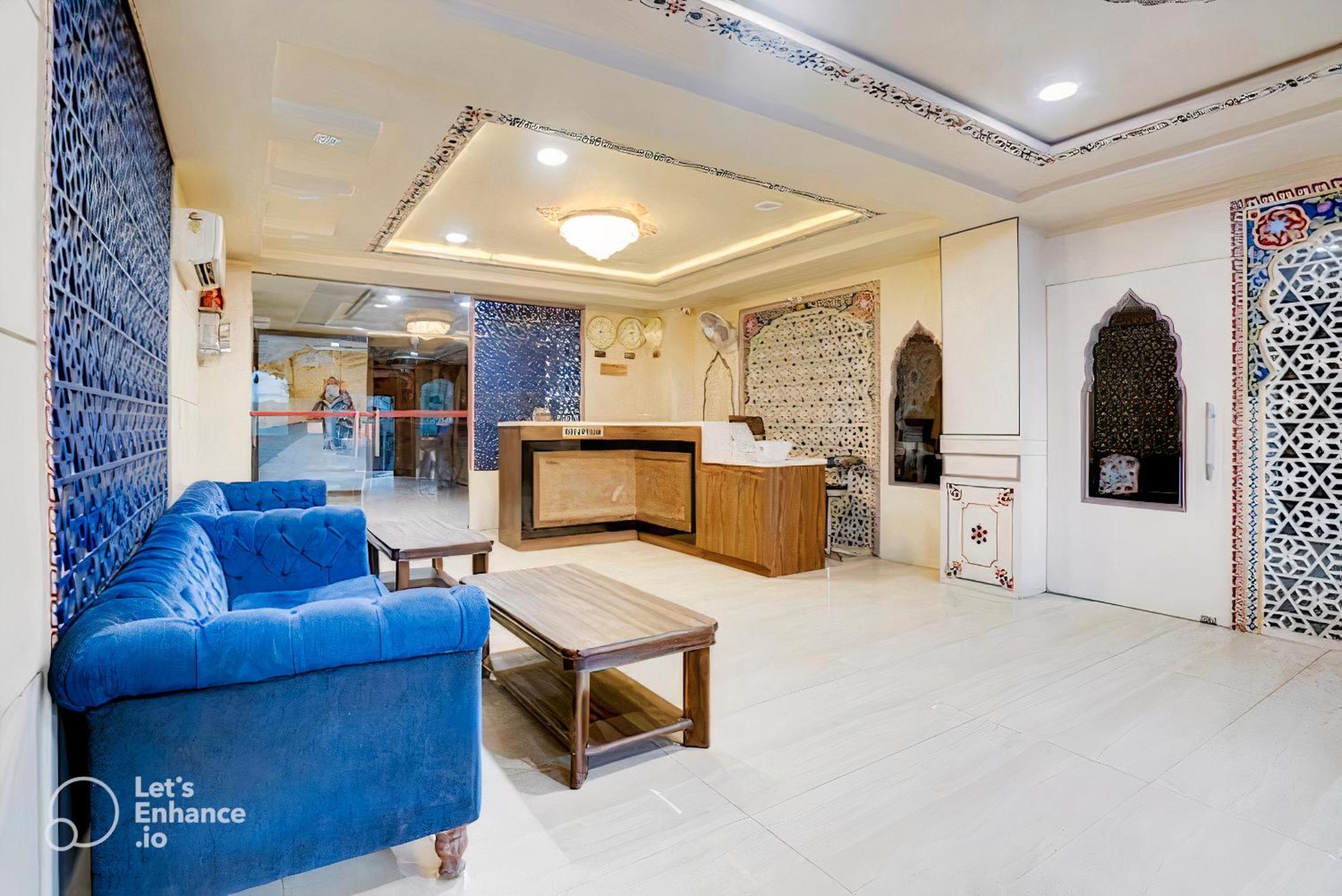 Hotel Sahibs Royal - Near Taj Mahal 3*