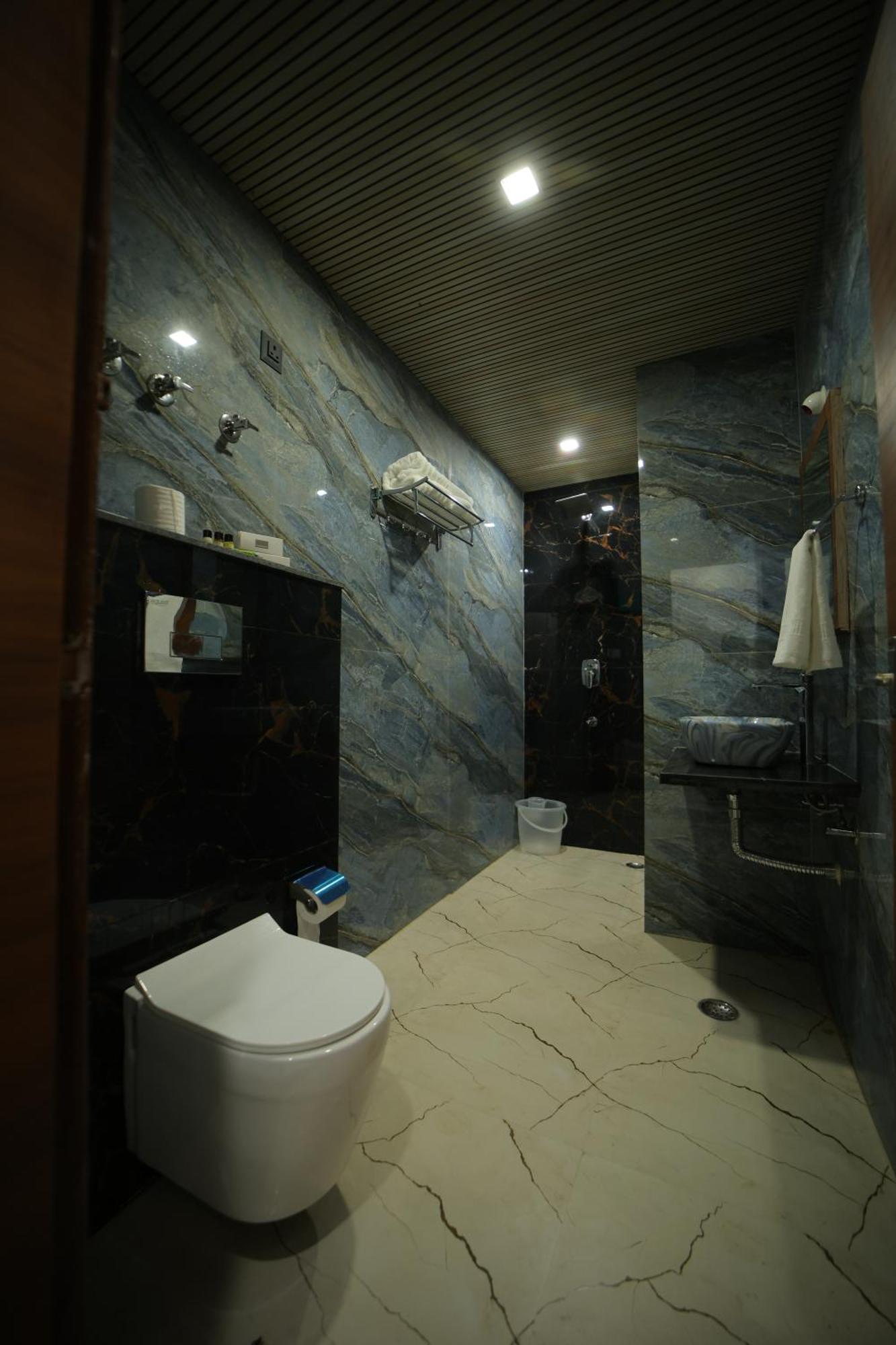 Dev Hotel