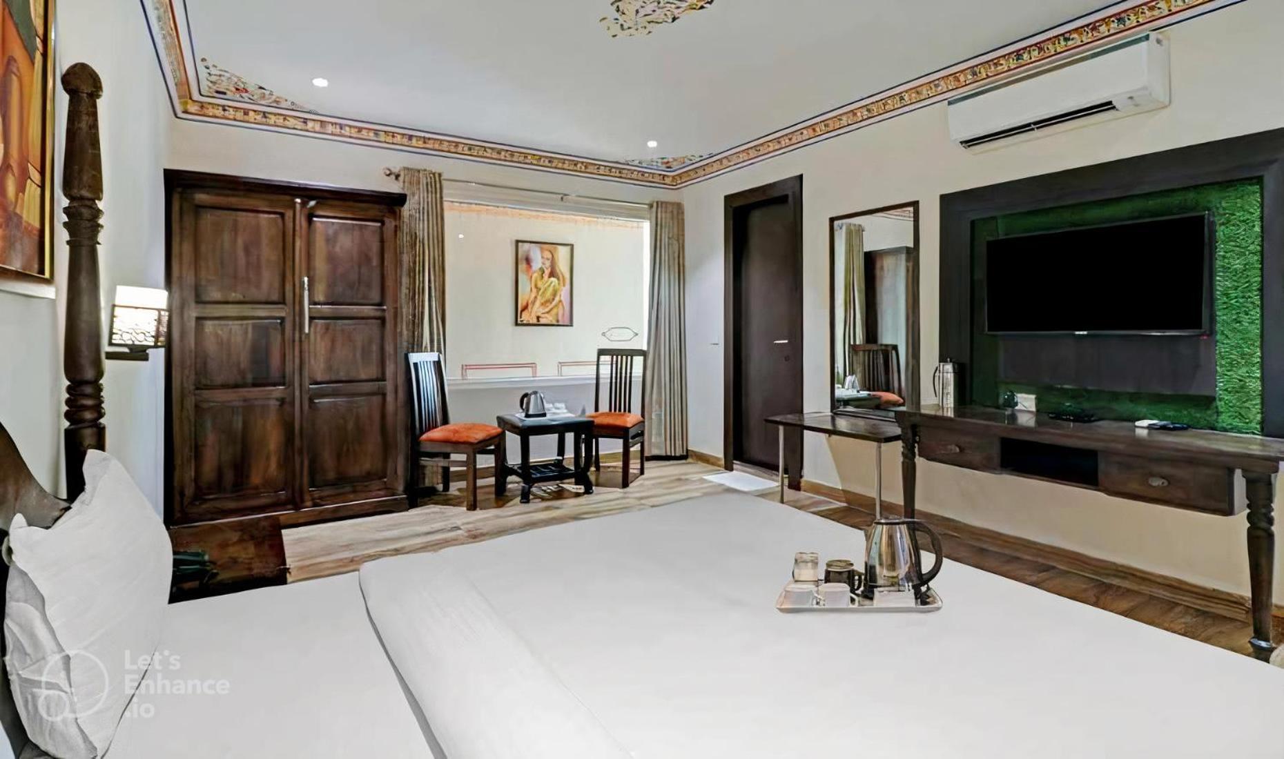 Sahibs Royal - Near Taj Mahal 3*