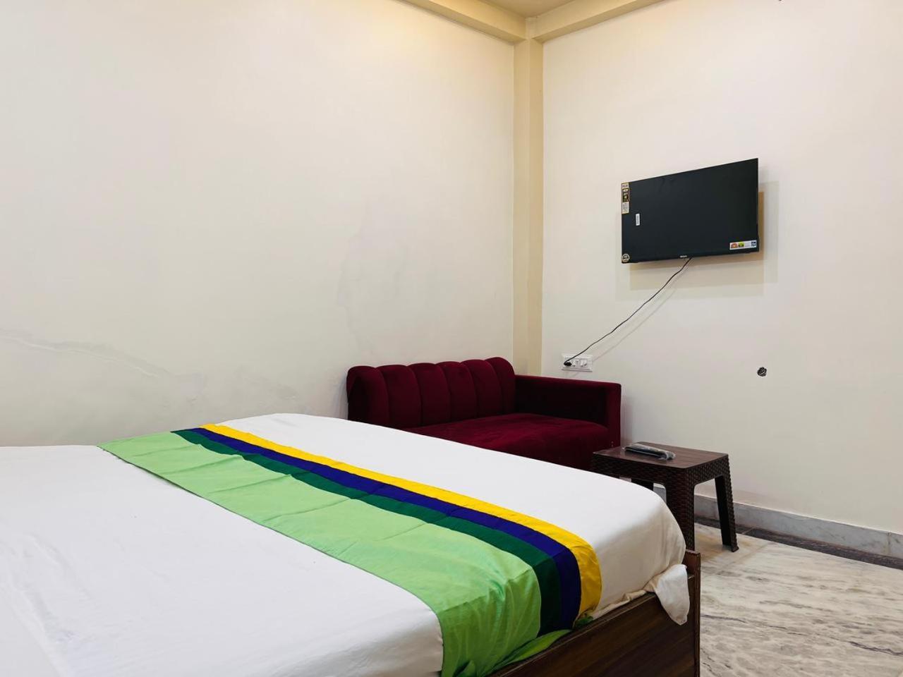 Stayever Agra (Uttar Pradesh)