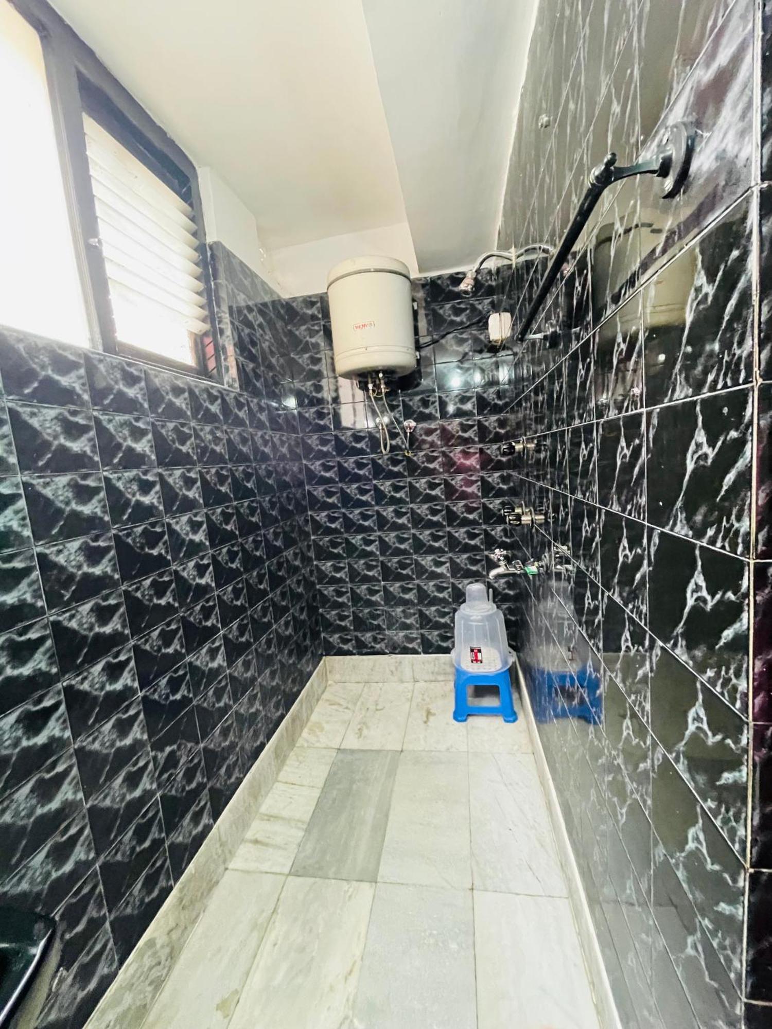 Guest house Zeal - In House Parking - 5g Wifi- Near Taj Mahal Agra (Uttar Pradesh)
