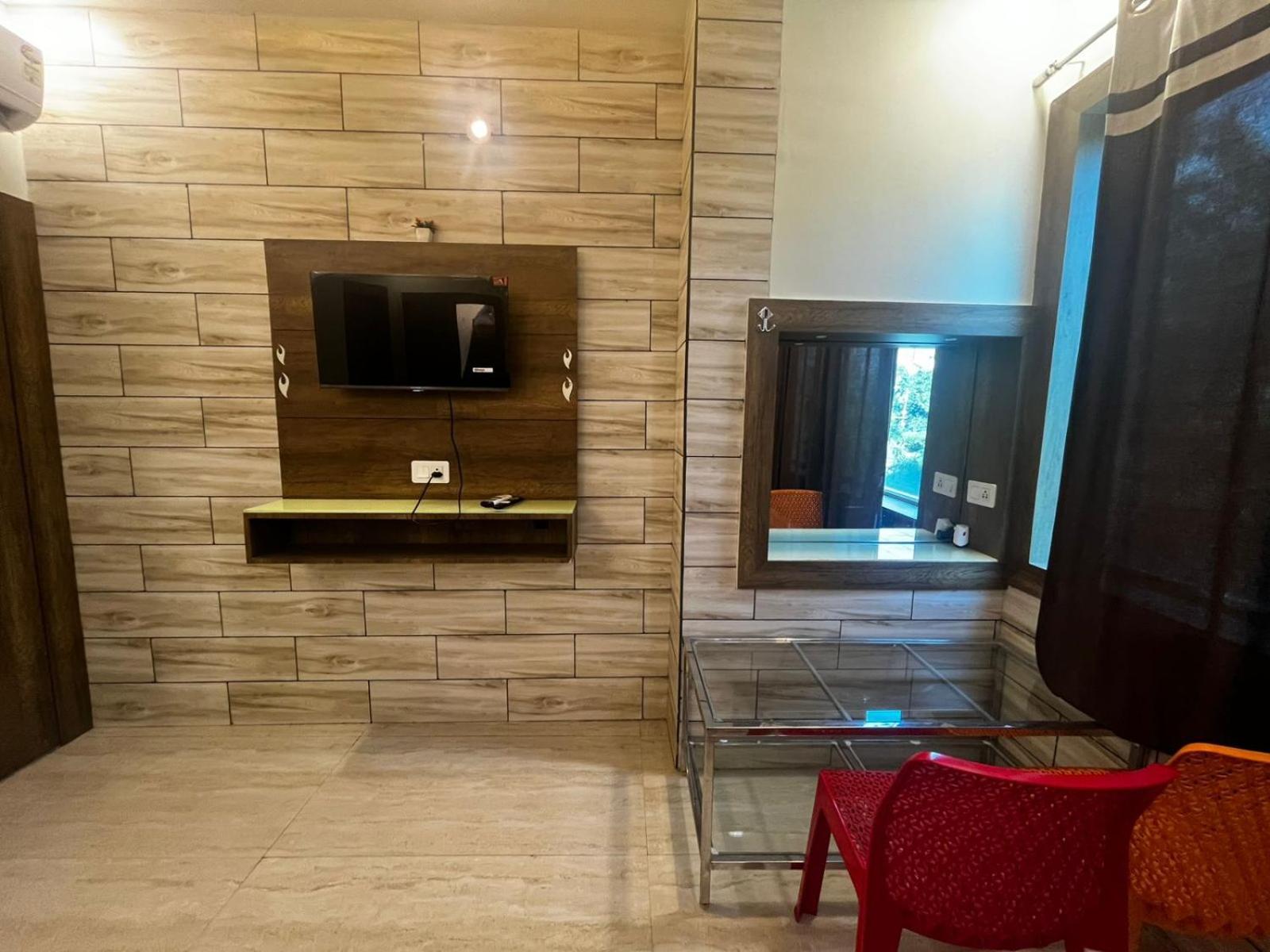 Taj Point Manage By Taj Sunrise Group Homestay Agra (Uttar Pradesh)