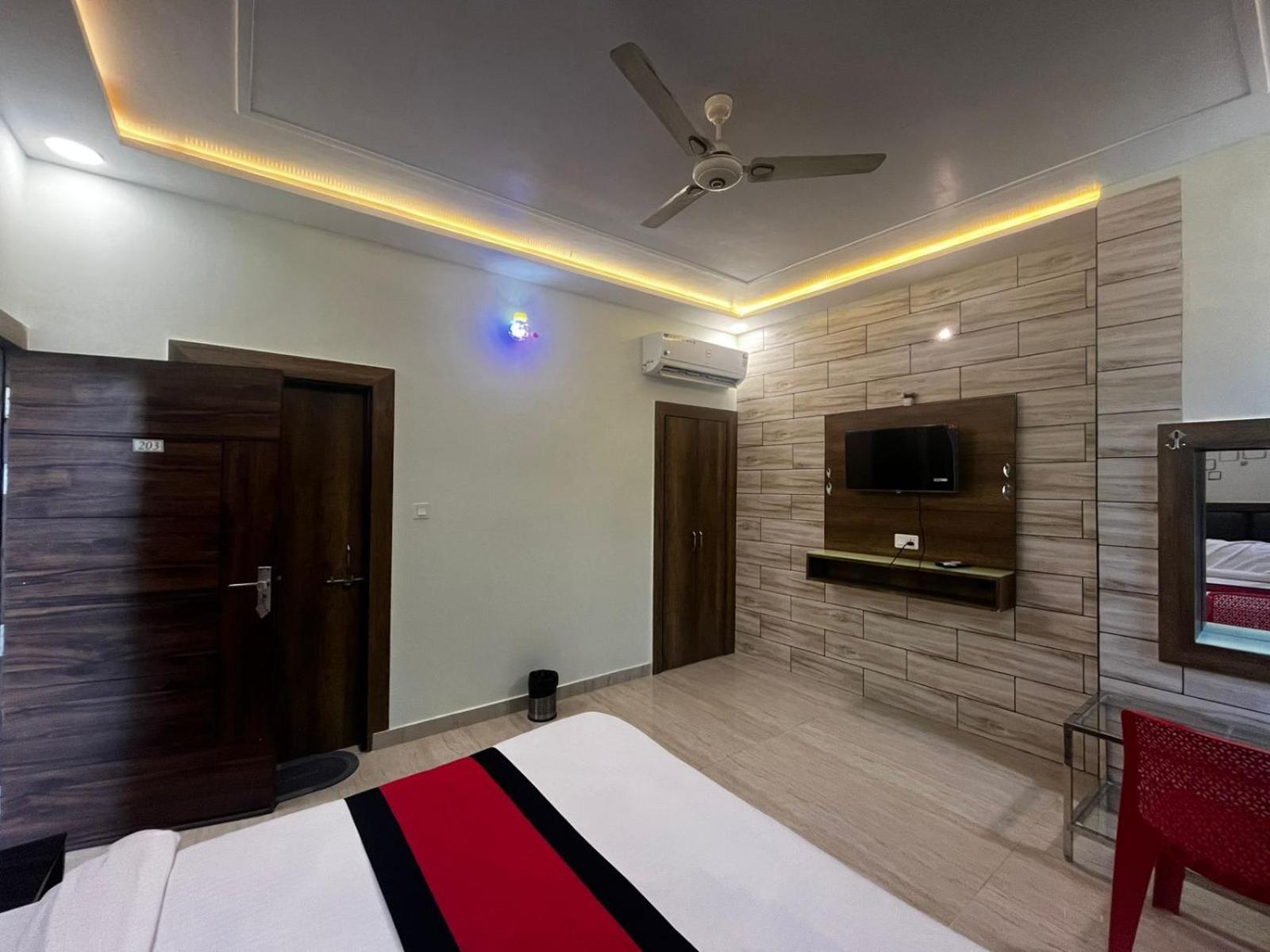 Homestay Taj Point Manage By Taj Sunrise Group Agra (Uttar Pradesh)