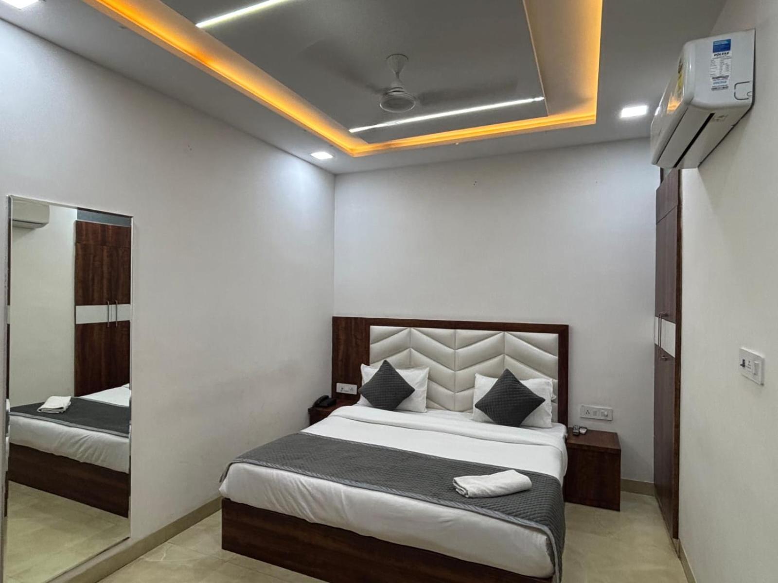 Ganga Palace - Dasaprakash Restuarant Hotel Agra (Uttar Pradesh)