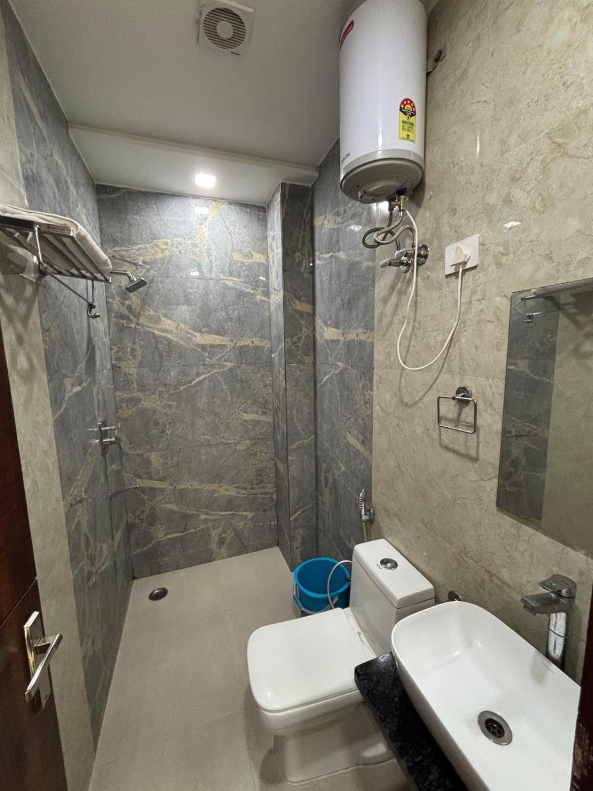 Ganga Palace - Dasaprakash Restuarant Hotel