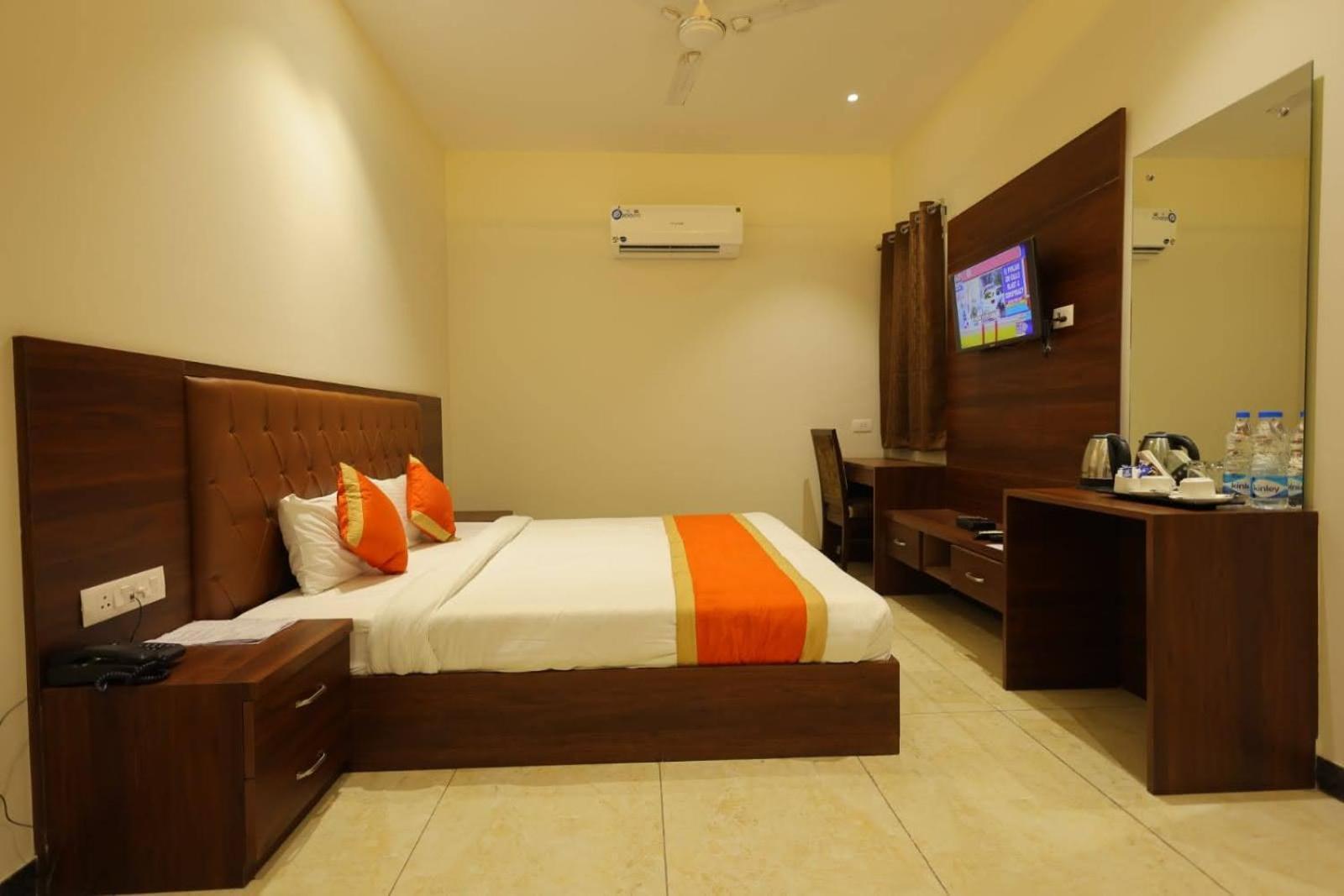 The Grand Tree Agra Hotel 2*