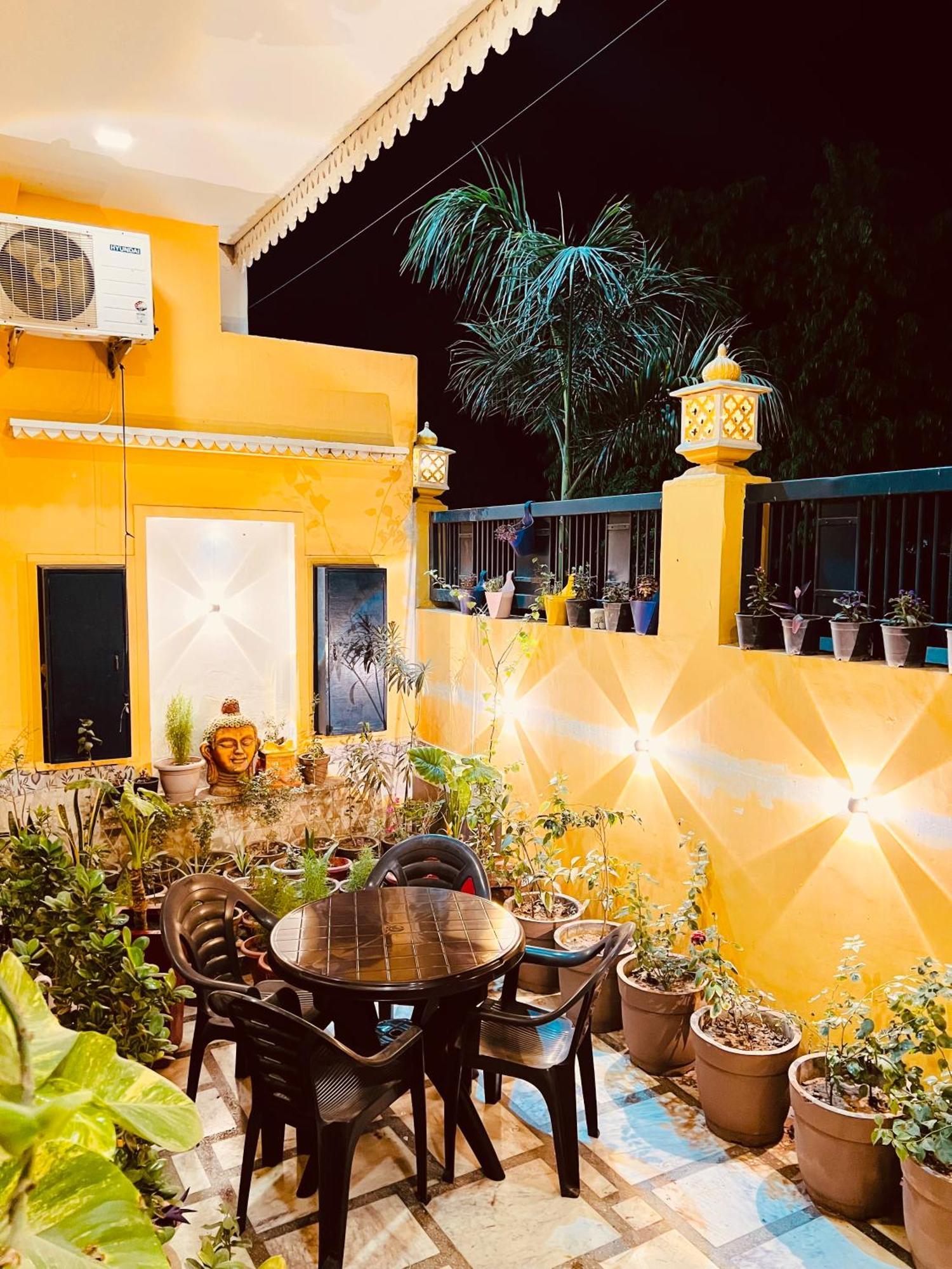 Homestay Shiv Kothi - *