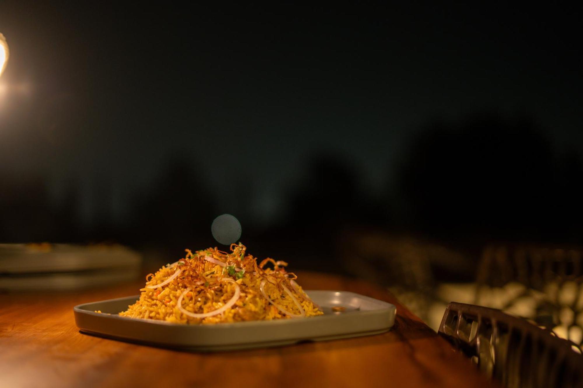 Joey's - 200m From Taj Mahal Hostel *