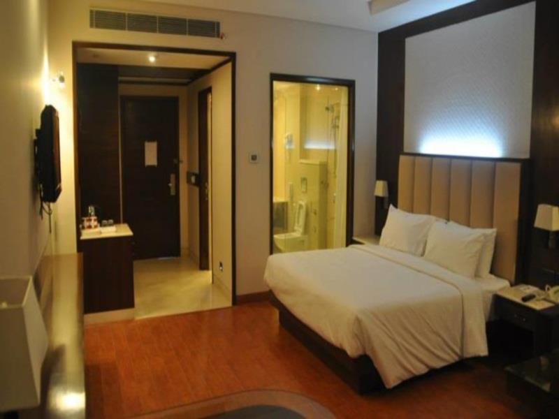 Dazzle By One Earth Hotel 3*
