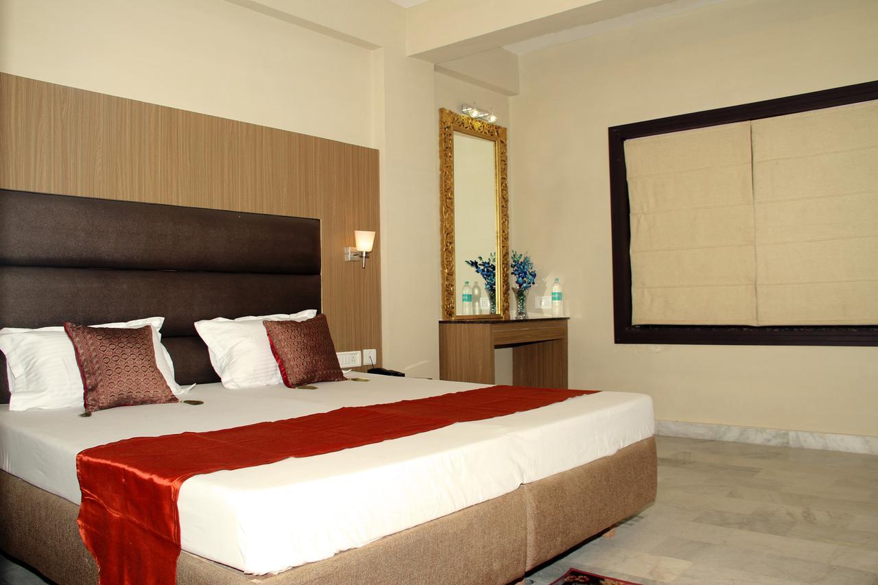 Hotel Gathbandhan 2*