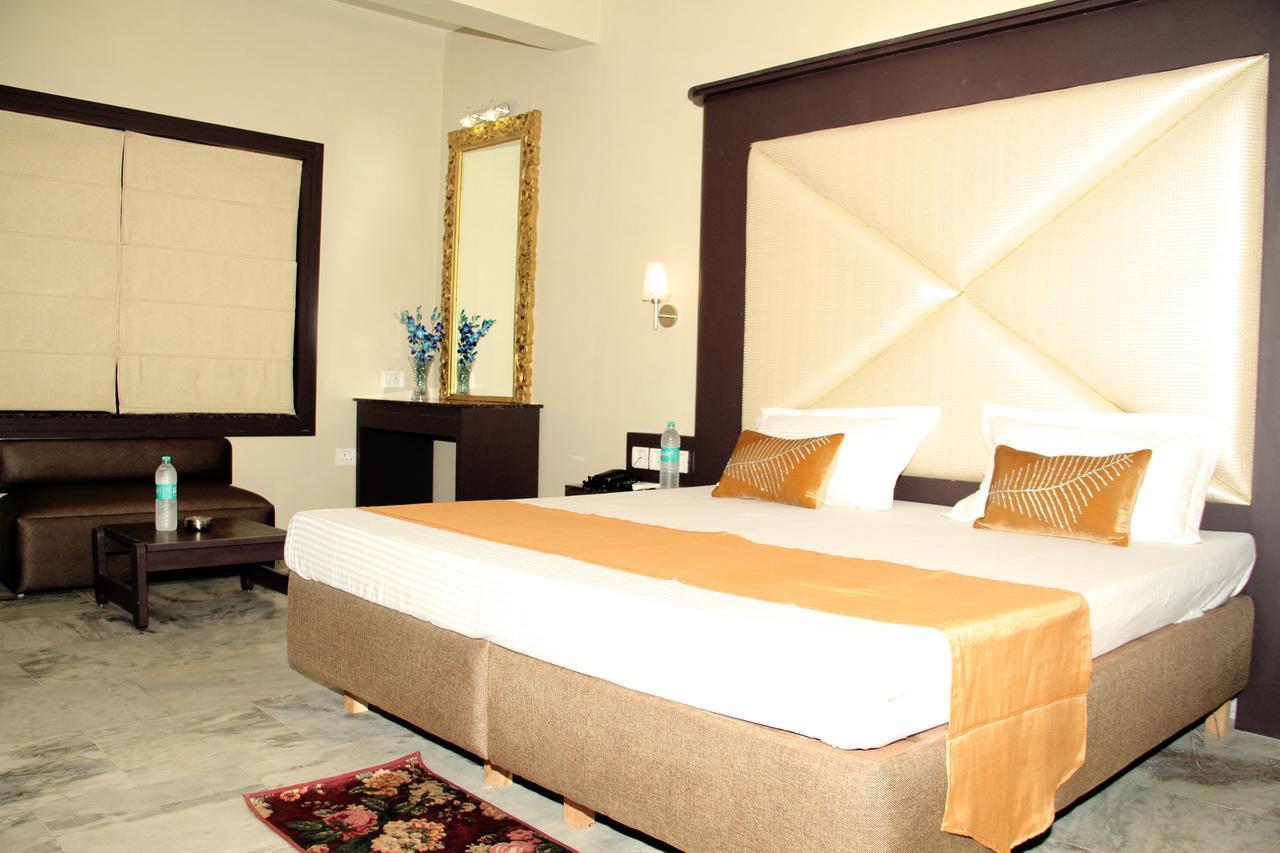 Hotel Gathbandhan 2*