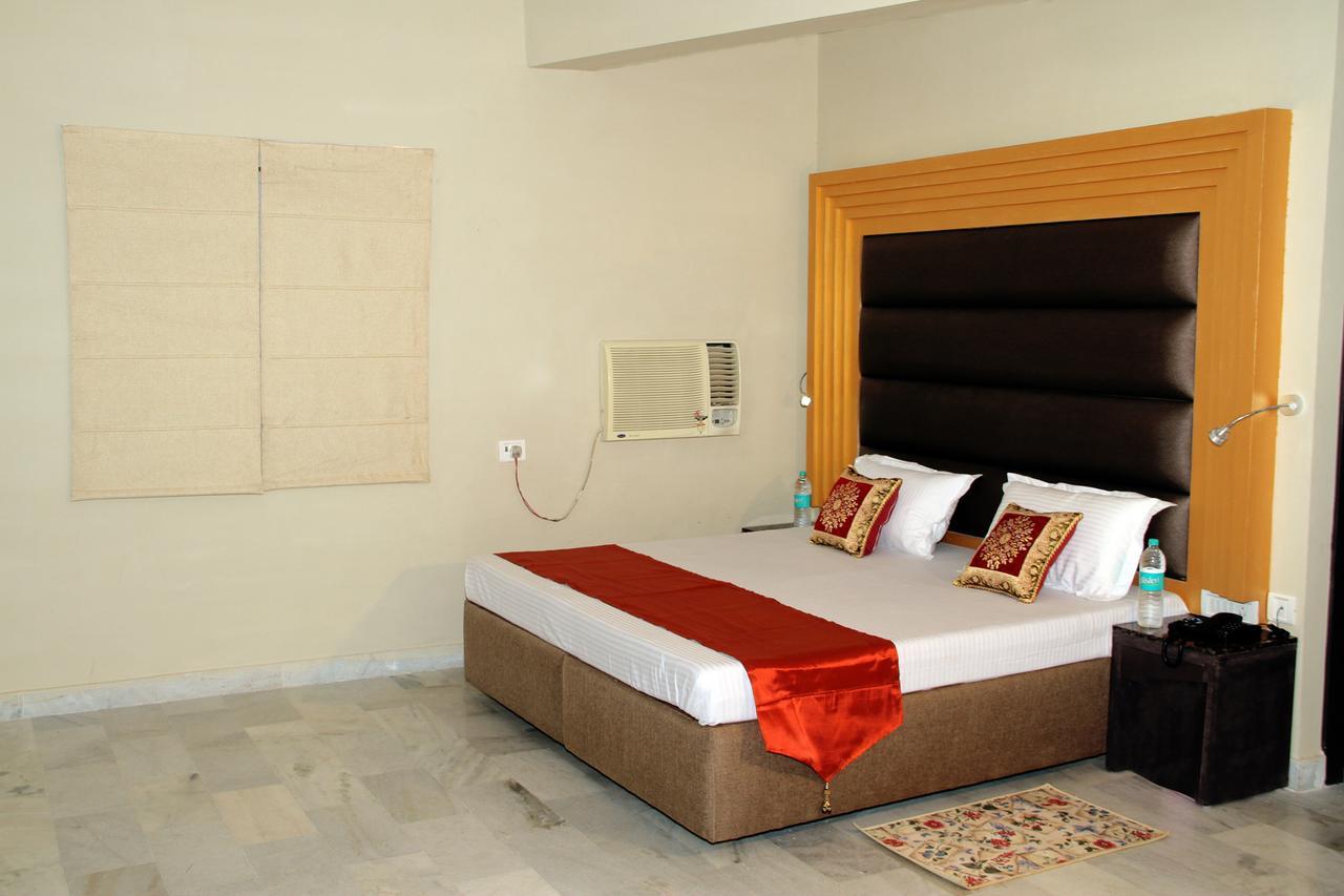 Hotel Gathbandhan Agra (Uttar Pradesh)