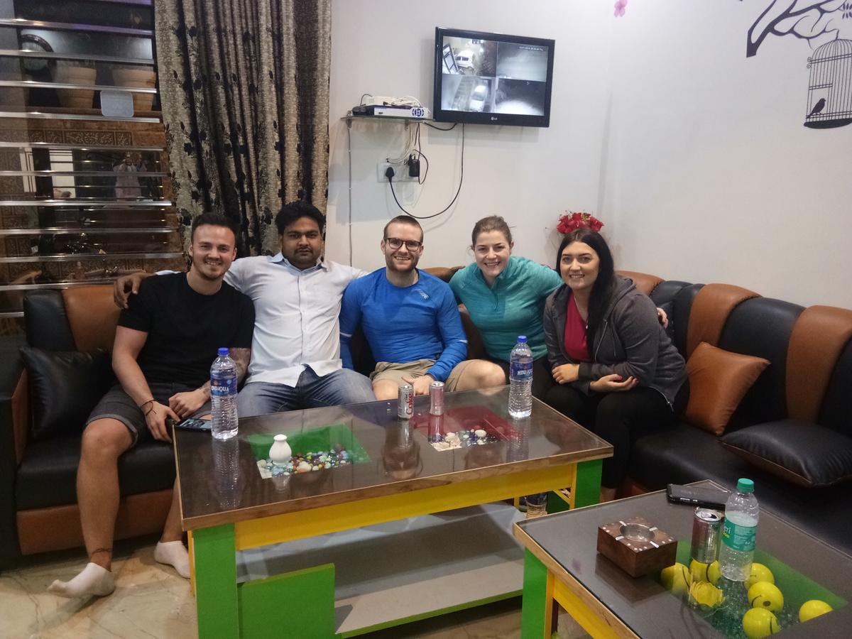 Friends - Agra Homestay *
