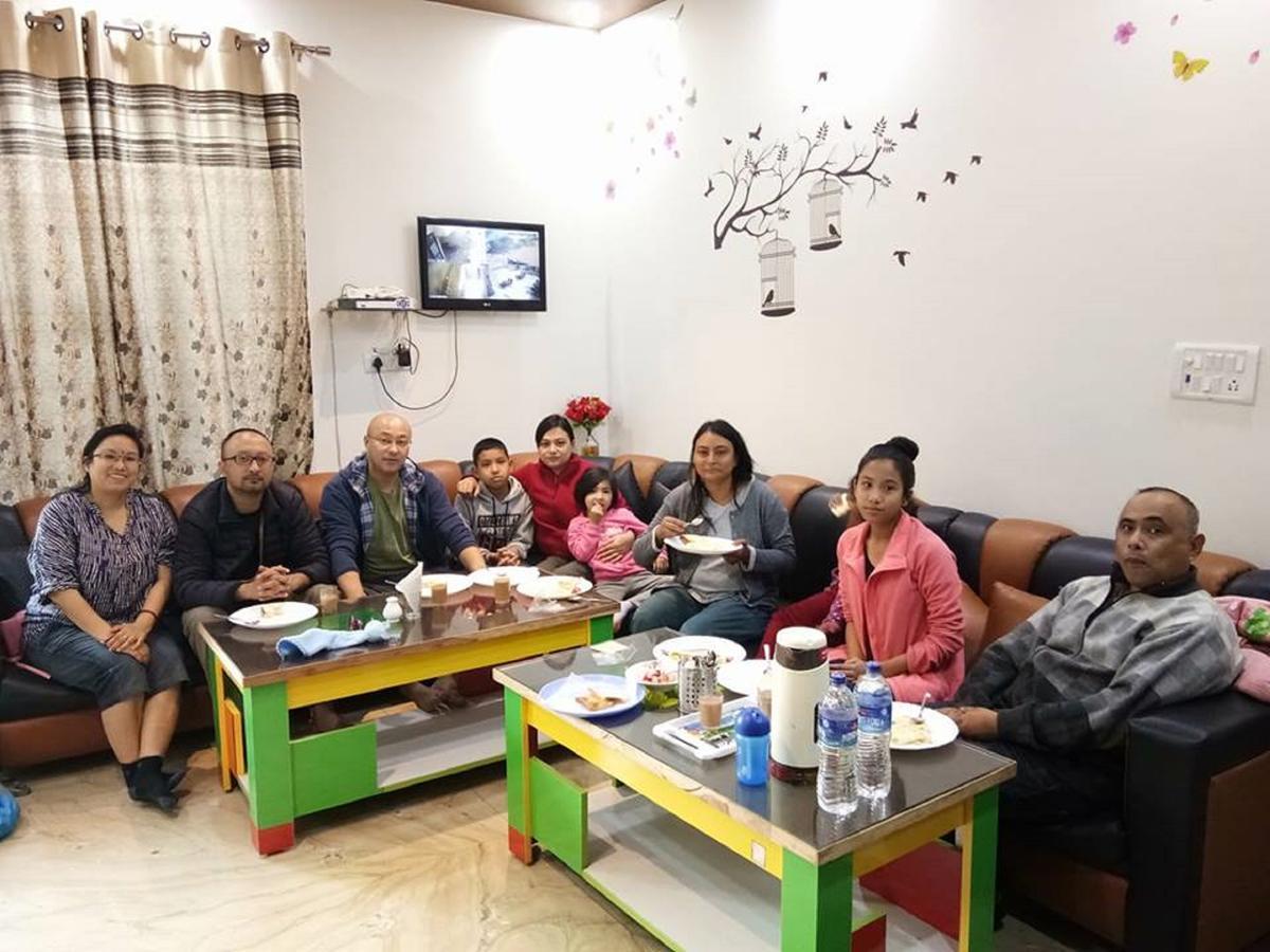 Friends - Agra Homestay *