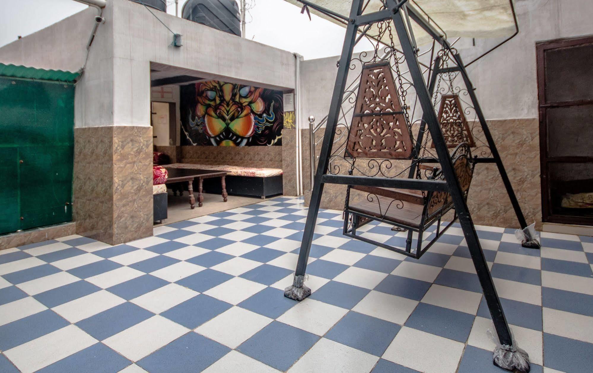 Backpacker Panda Friends - Agra Hostel