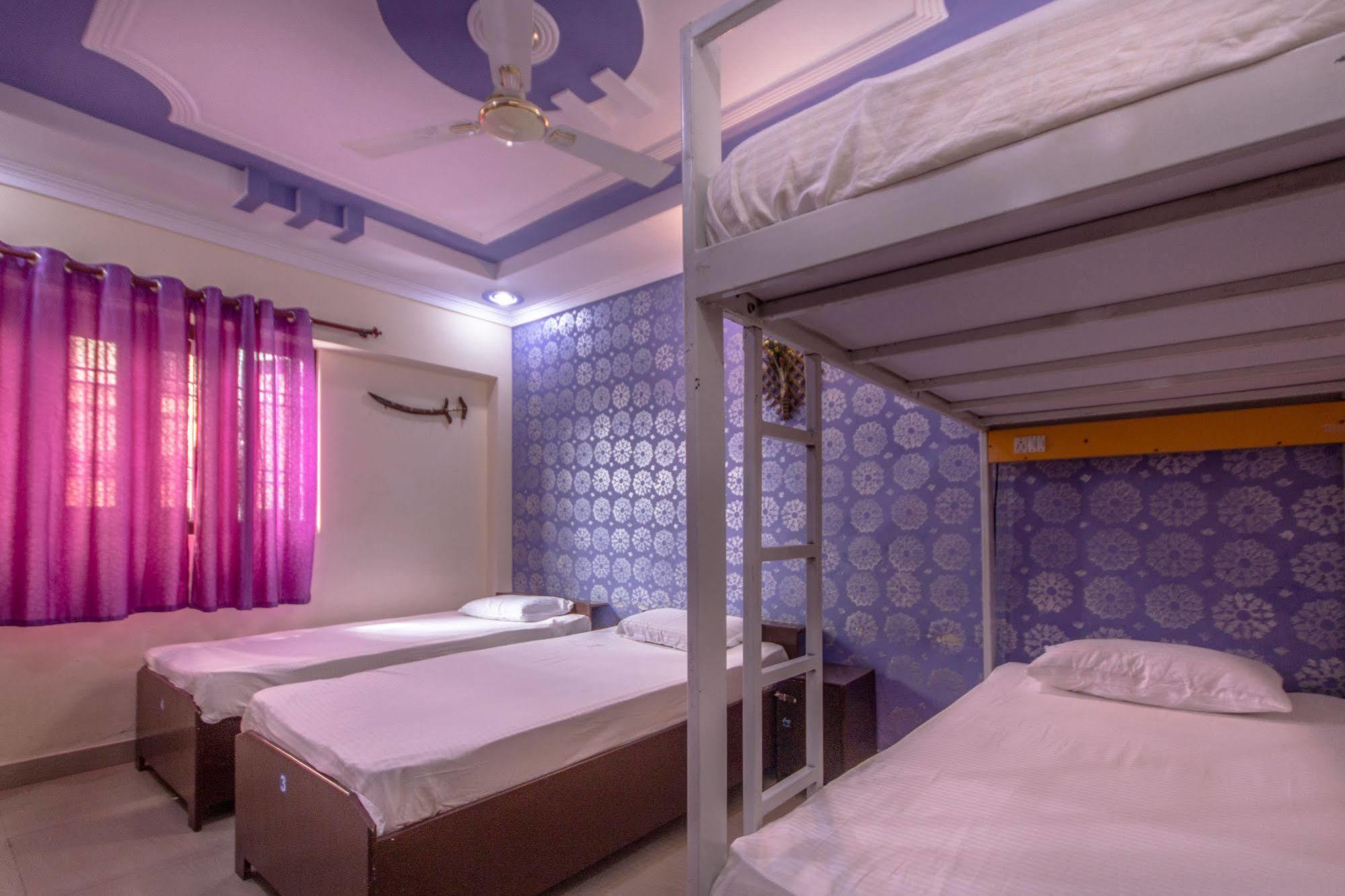 Backpacker Panda Friends - Agra Hostel *