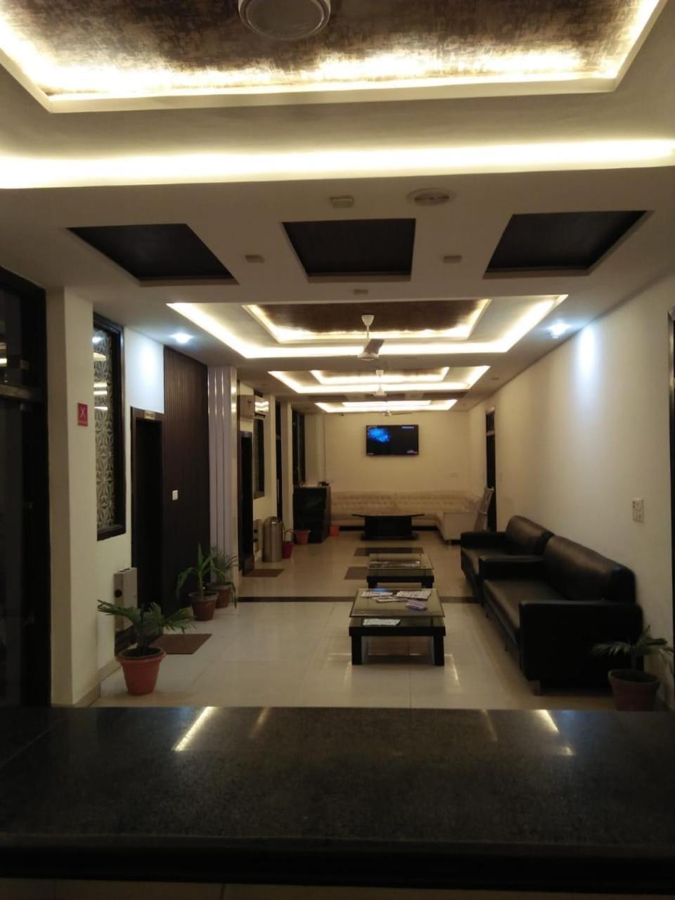 Dazzling East Gate Hotel