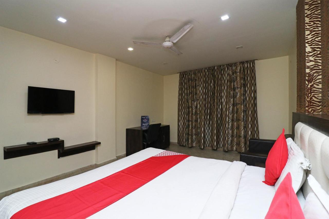 Oyo 23595 Tajway