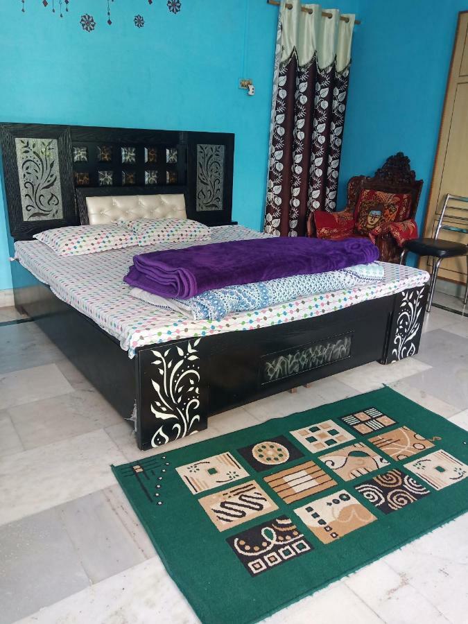 Sunita * Agra (Uttar Pradesh)