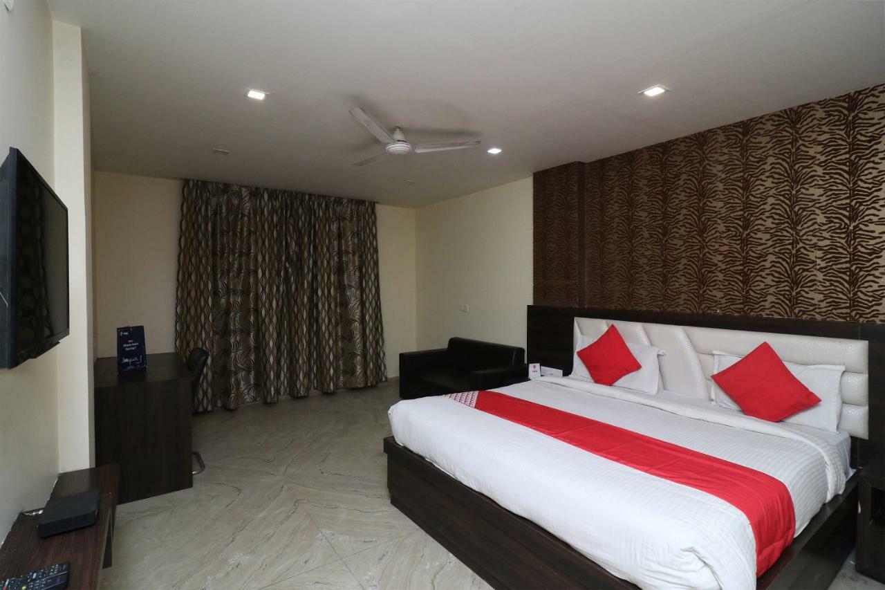 Oyo 23595 Tajway