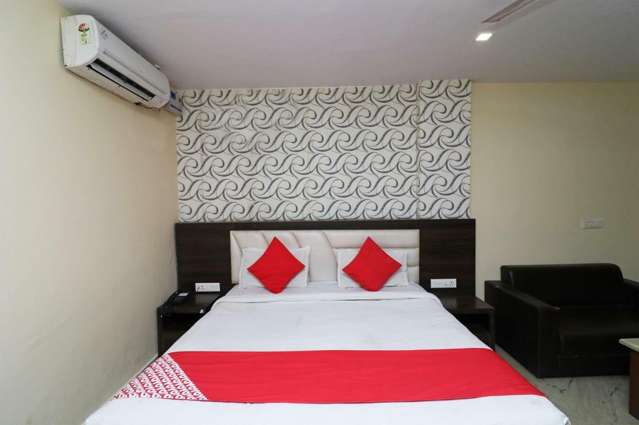 Hotel Oyo 23595 Tajway Agra (Uttar Pradesh)