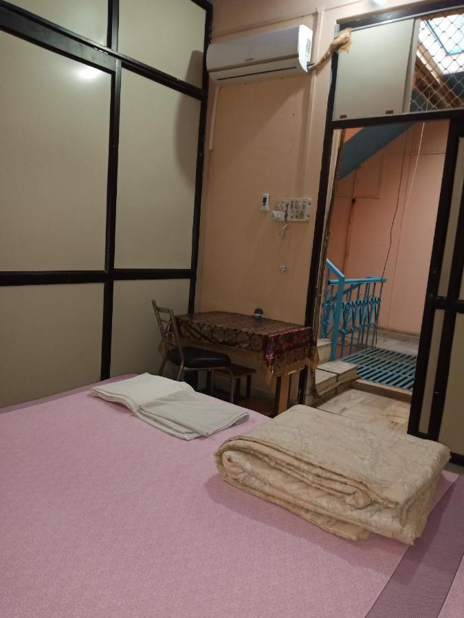 Sunita * Agra (Uttar Pradesh)