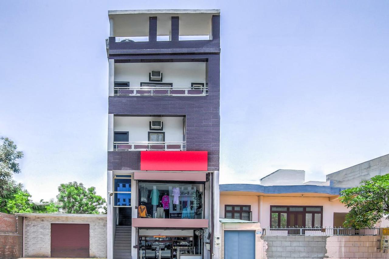 Oyo 8888 Riga Hs Deluxe 3* Agra (Uttar Pradesh)