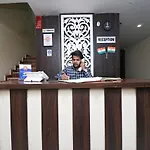 Oyo 23595 Hotel Tajway Inn