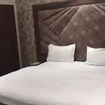 Hotel The Midnight By Wb Inn