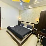 Hotel Premium Sot, Family Hotel 500Mtr Taj Mahal
