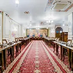 Hotel Sahibs Royal Ville - 500M From Taj Mahal