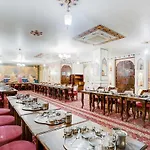 Hotel Sahibs Royal Ville - 500M From Taj Mahal