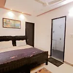Luxury Taj Homestay, Stay 1Km Walking Distance From Taj Mahal East Gate