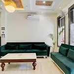 Hotel Taj Holiday