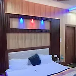 Taj Square A Luxurious Family Homestay
